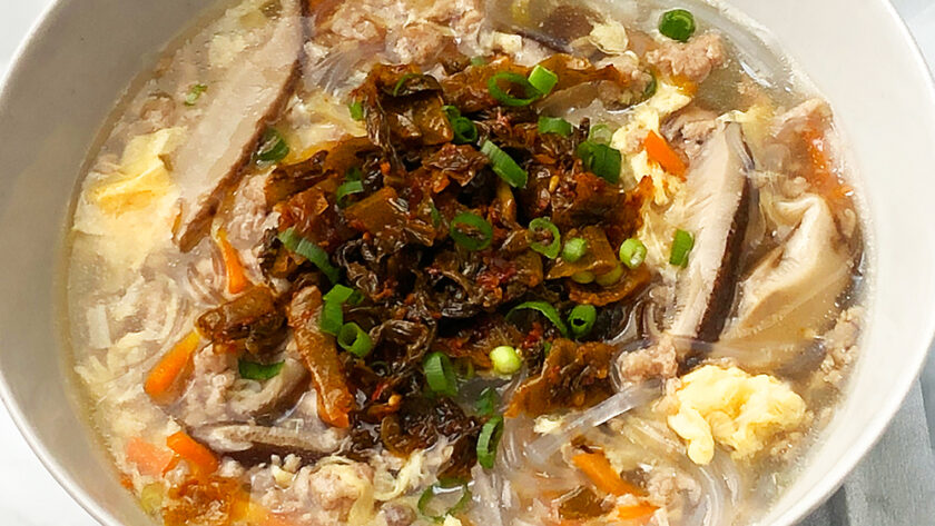 辛子高菜と豚ひき肉の春雨スープ