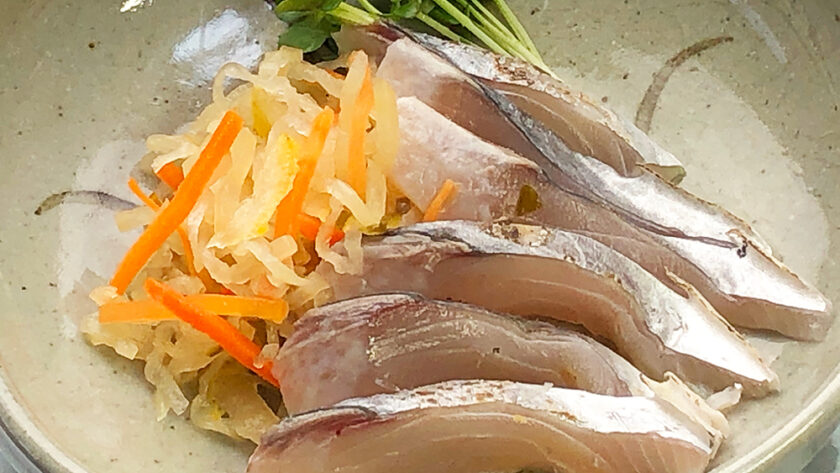 鰆の酢締めとゆず大根の和え物