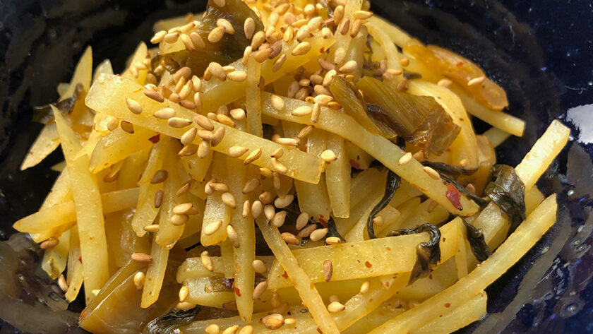 ジャガイモと辛子高菜のシャキシャキ炒め