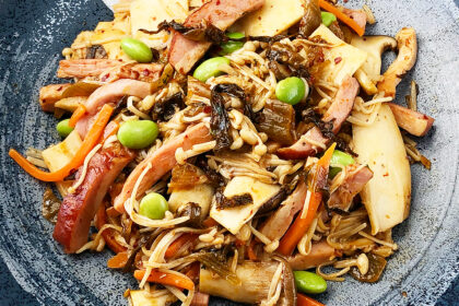 激辛高菜ときのこのバター醤油炒め