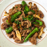 牛肉と辛子高菜のバター醤油炒め